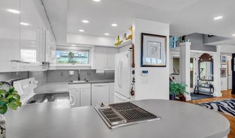 265 Cypress Dr, Bayville, NJ 08721