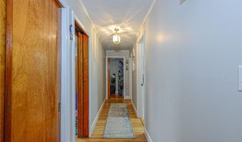 44 Dudley Ave, Newport, RI 02840