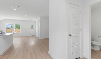 5 Robin Ct, Angleton, TX 77515