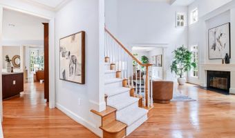 4831 26TH St N, Arlington, VA 22207