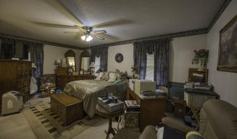 1625 Jay Ct, Aurora, MO 65605