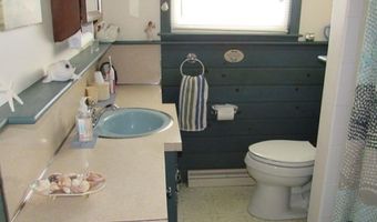 9 Central Pl, Bourne, MA 02532