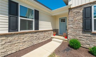129 Eagle Cir, Amherst, OH 44001