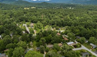 20 Summit Dr, Arden, NC 28704