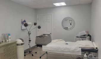 365 Broadway, Amityville, NY 11701