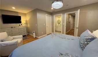 25 Franklin Rd 1, East Greenwich, RI 02818