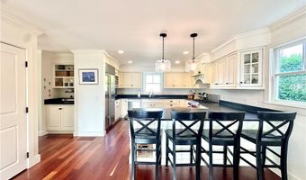 44 Tuckerman Ave, Middletown, RI 02842