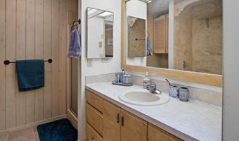 351 E Mountain View Dr, Allyn, WA 98524