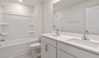 1040 Misty Creek Dr, Aberdeen, NC 28315