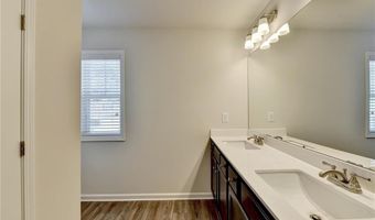 212 Station Overlook Dr, Auburn, GA 30011