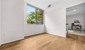 3830 9TH St N 109W, Arlington, VA 22203