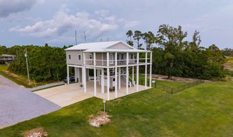 5004 Oak St, Bay St. Louis, MS 39520