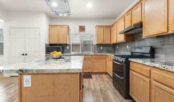 3180 Toopal Dr, Oceanside, CA 92058