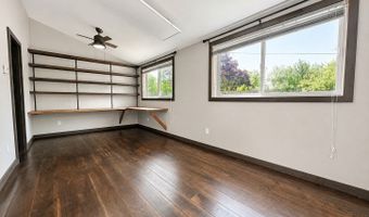 77 N High St, Clinton, CT 06413