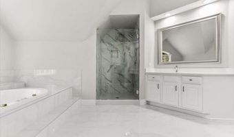 3425 Kingsland Cir, Berkeley Lake, GA 30096