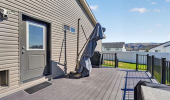 1027 Pinewood Ave, Chubbuck, ID 83202