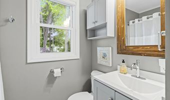 18 Oxford Rd, Albany, NY 12203