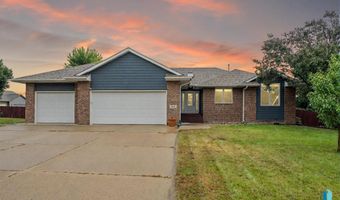316 S Country Club Ave, Brandon, SD 57005