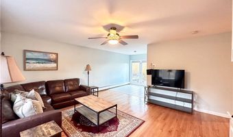 24 High St, Middletown, RI 02842