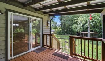 736 Wolfskin Rd, Arnoldsville, GA 30619