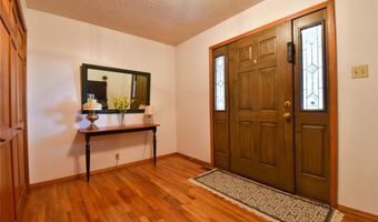 5557 Schuetz Ln, Alhambra, IL 62001