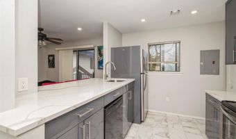 615 Broadway 68, Amityville, NY 11701