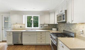 41 Tercentennial Dr, Billerica, MA 01821