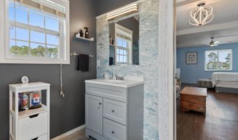 5015 1st Ave, Bay St. Louis, MS 39520