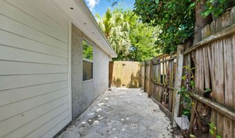 257 JASMINE St, Atlantic Beach, FL 32233