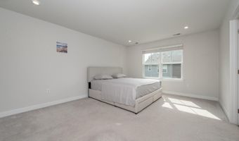 29 Athens Way, Aberdeen, NJ 07747