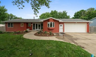 121 S 5th Ave, Brandon, SD 57005