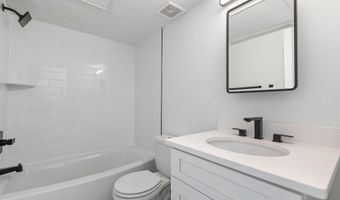 207 S PATRICK St 202, Alexandria, VA 22314