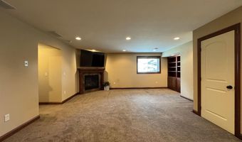 1130 Indian Hills Rd, Brookings, SD 57006