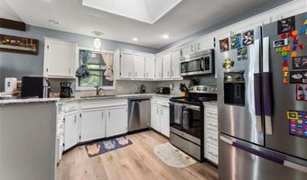 2 Blenheim Ln, Bella Vista, AR 72715