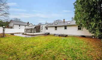 24 Ventura Dr, Brooklyn, CT 06234
