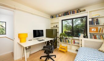 12 Haverhill Ct, Ann Arbor, MI 48105