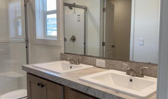 1 Corral Ln #37, Ashland, OR 97520