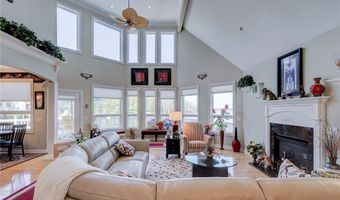 3836 Heron Watch Dr, Akron, OH 44319