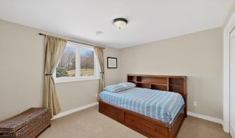 1442 30th St NW, Austin, MN 55912