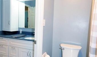 872 Village Brook Ct, Ballwin, MO 63021
