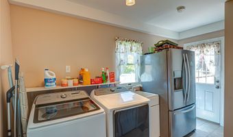 20 Bayview Rd, Amityville, NY 11701