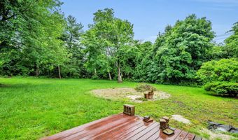 2 Sequoia Dr, Cromwell, CT 06416