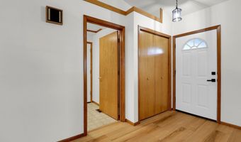 5689 D St, Springfield, OR 97478