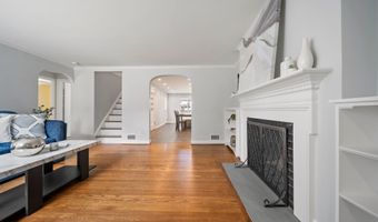 21 Oakwood Mnr, Cromwell, CT 06416