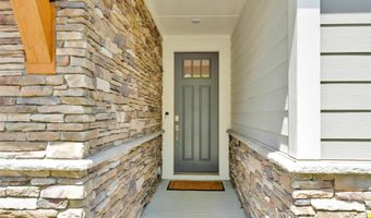5052 Lesleewood Ct, Charlotte, NC 28226