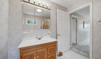 4 Scottsdale Rd, Atkinson, NH 03811