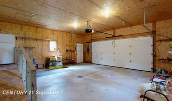 1724 Middle Point Dr, Alger, MI 48610