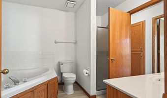 14786 Hallmark Dr, Apple Valley, MN 55124