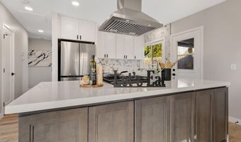 8710 Elden St, La Mesa, CA 91942