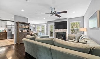 32 MARINA Dr, Bayonne, NJ 07002